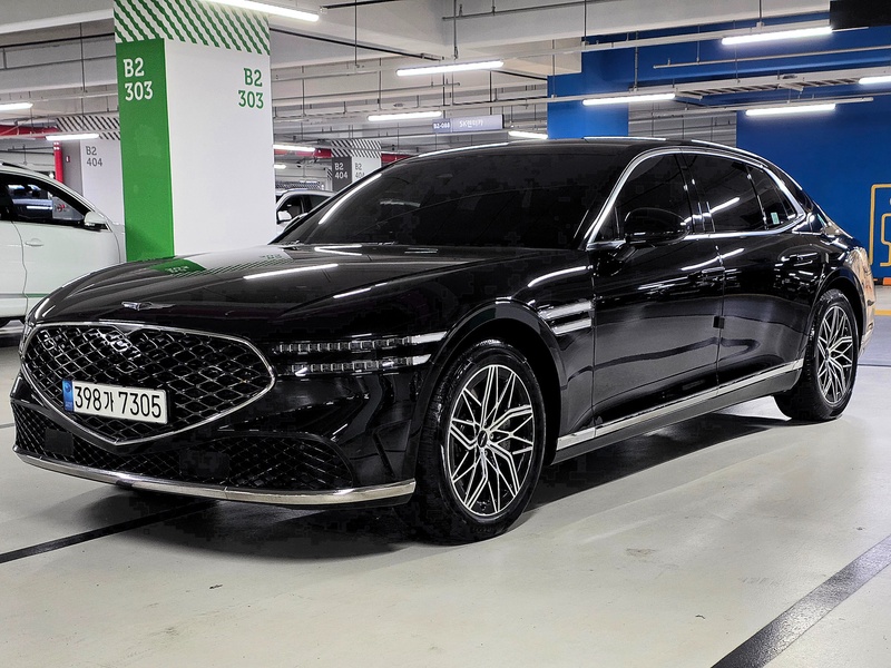 Genesis G90