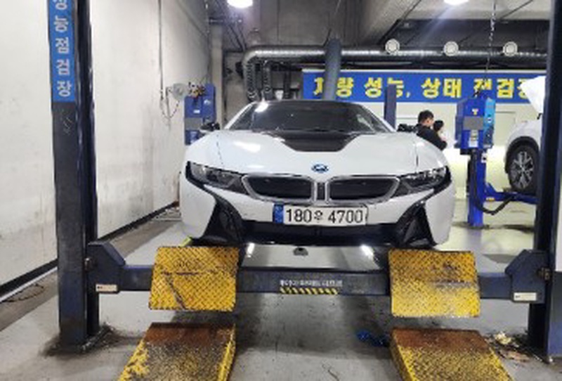BMW i8