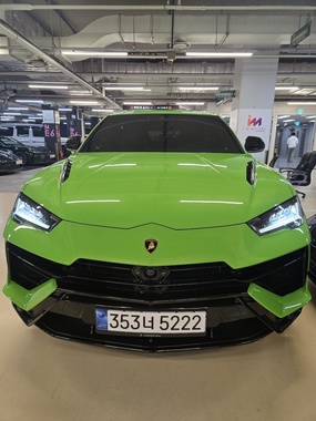 Lamborghini Urus 2024