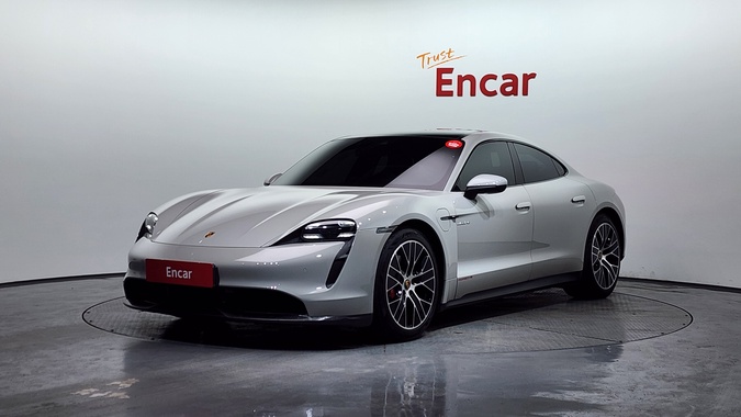 Porsche Taycan 2021