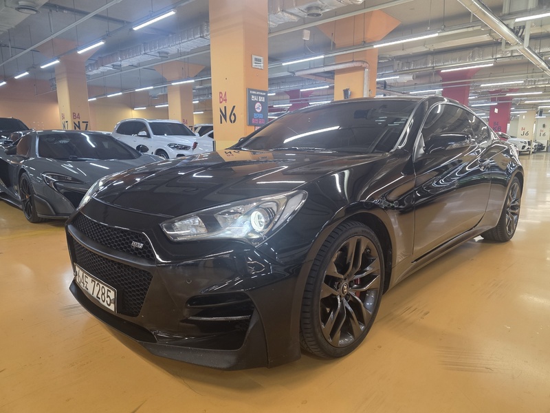 Hyundai Genesis