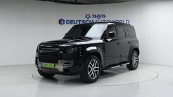 Land Rover Defender 2024