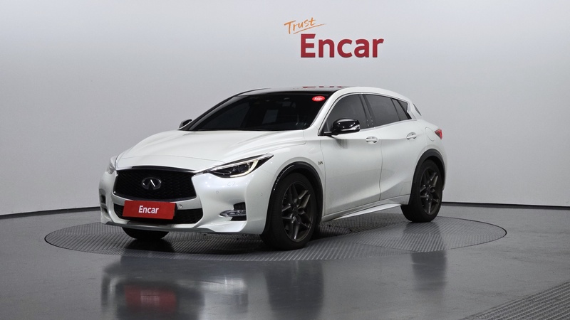 Infiniti Q30