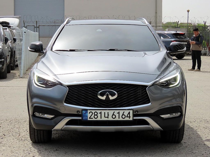 Infiniti QX30