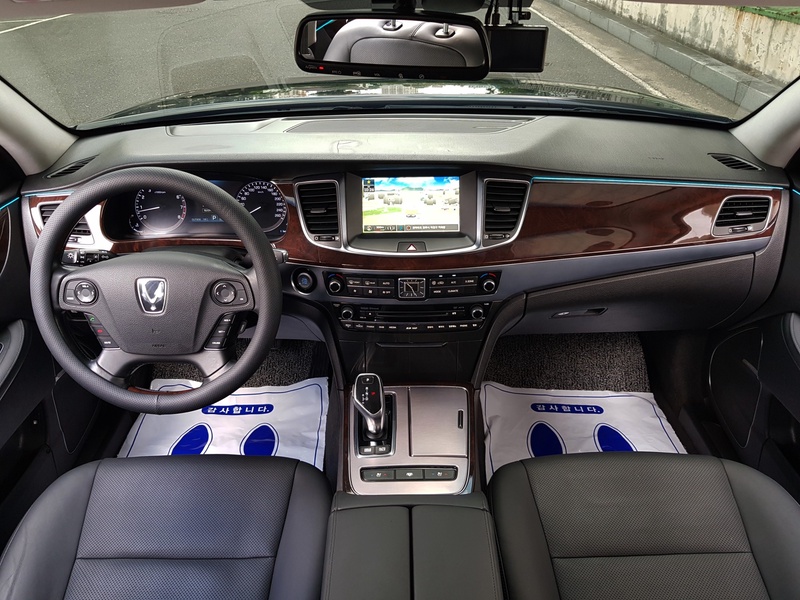 Hyundai Equus