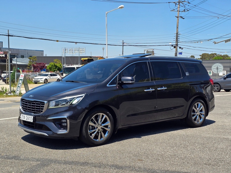 Kia Carnival