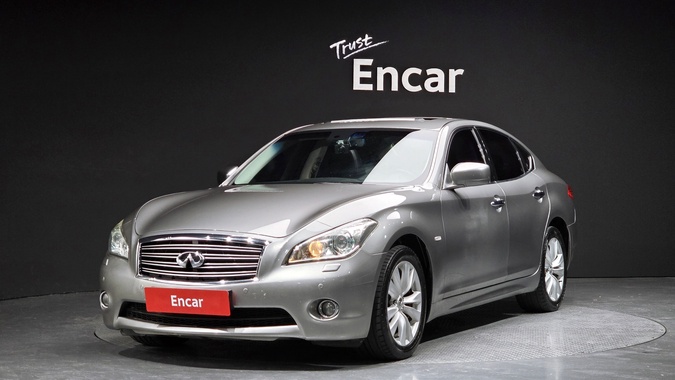 Infiniti M 2011