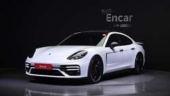 Porsche Panamera 2021