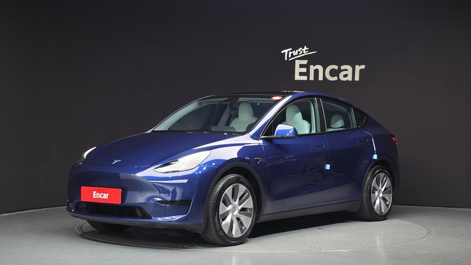 Tesla Model Y 2024