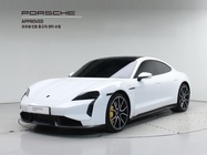 Porsche Taycan 2025