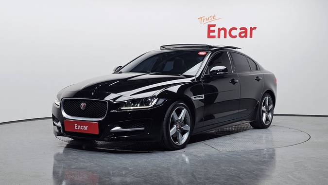 Jaguar XE 2015