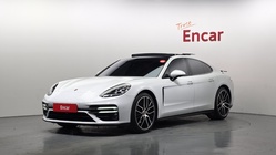 Porsche Panamera 2023