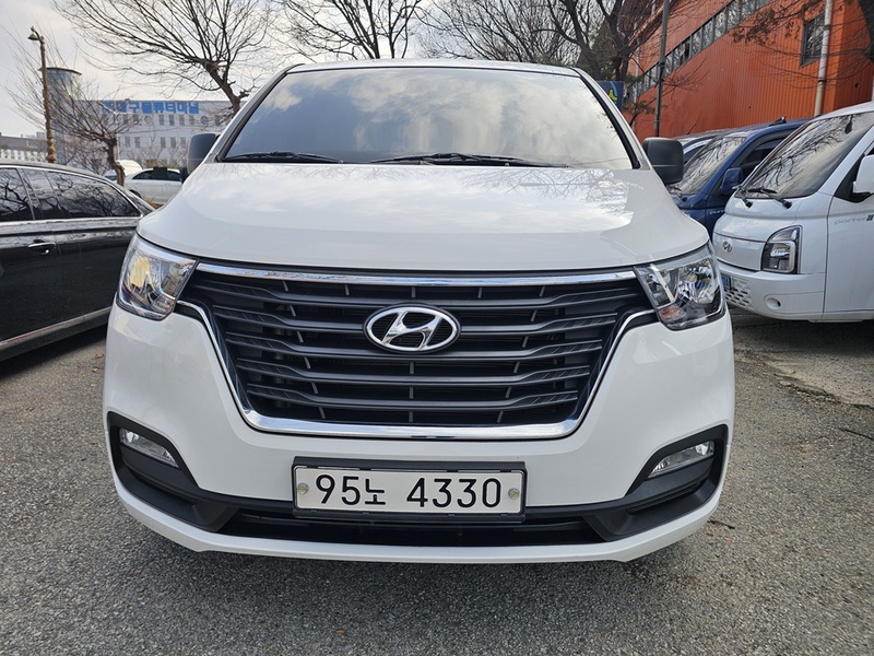 Hyundai Starex