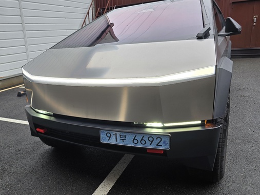 Tesla Cybertruck 2026