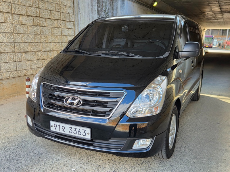 Hyundai Starex