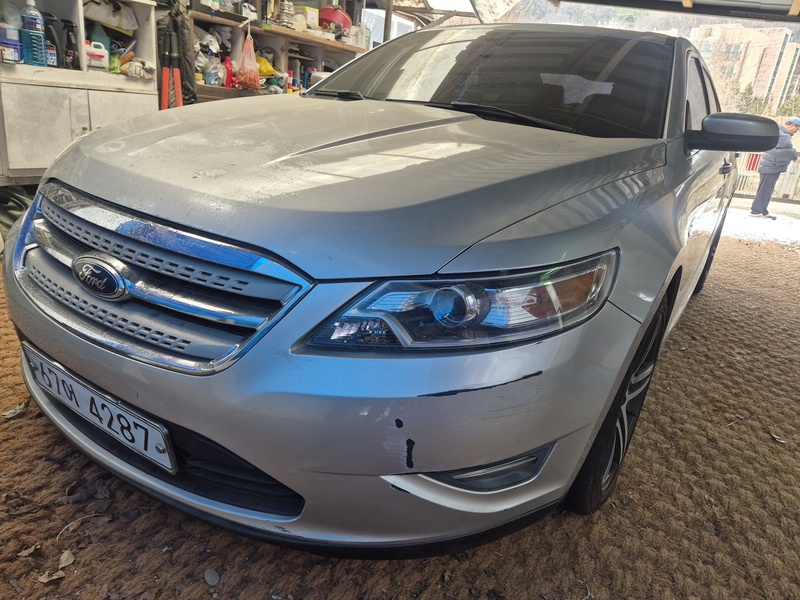 Ford Taurus