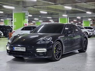 Porsche Panamera 2021