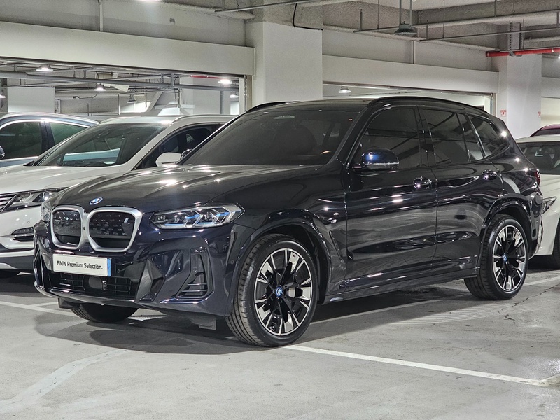 BMW iX3