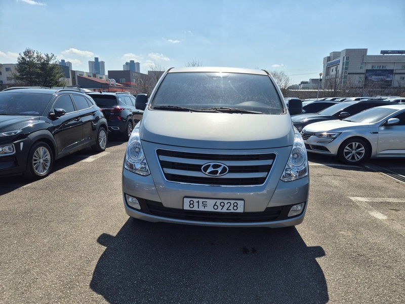 Hyundai Starex
