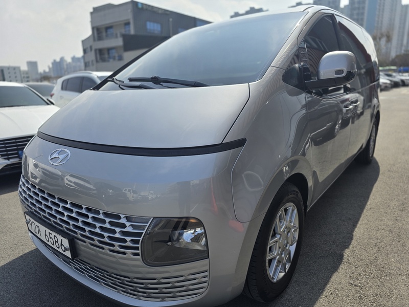 Hyundai Staria