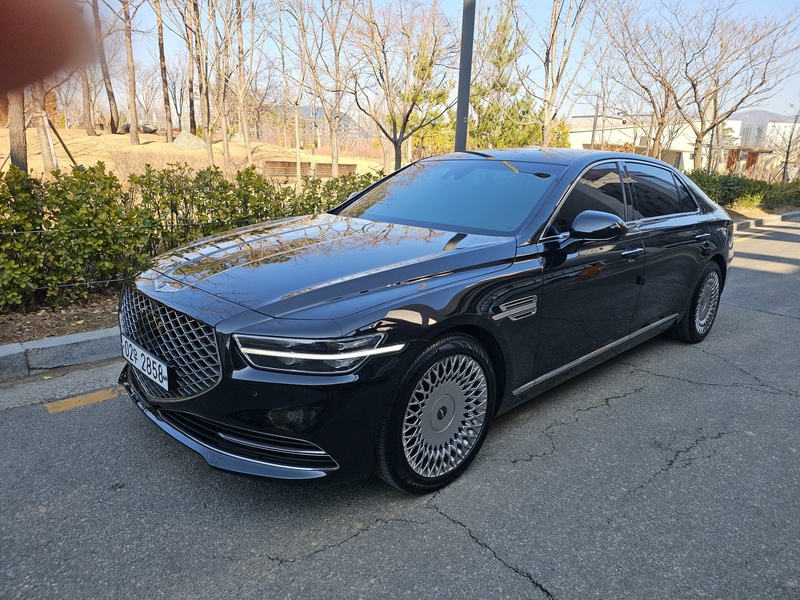 Genesis G90