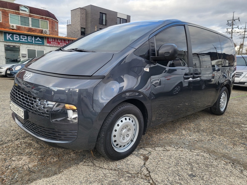 Hyundai Staria