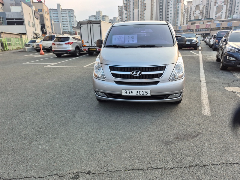 Hyundai Starex