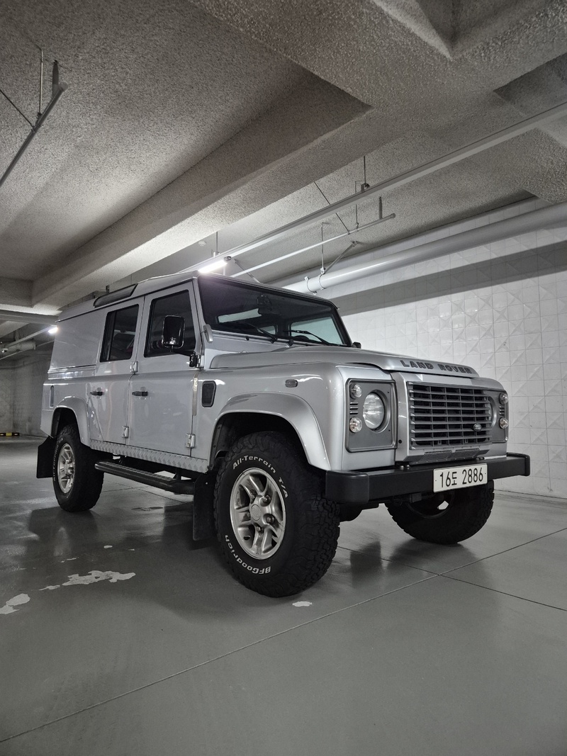 Land Rover Defender