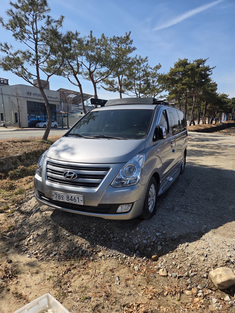 Hyundai Starex