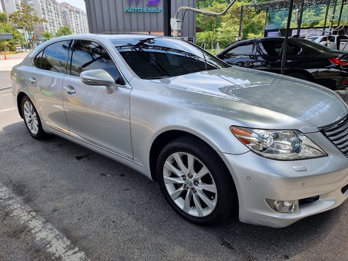 Lexus LS 2011