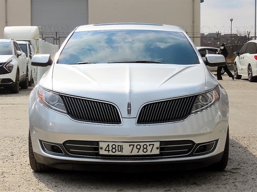Lincoln MKS 2015