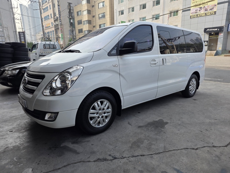 Hyundai Starex