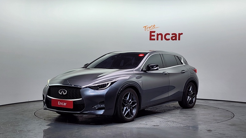 Infiniti Q30