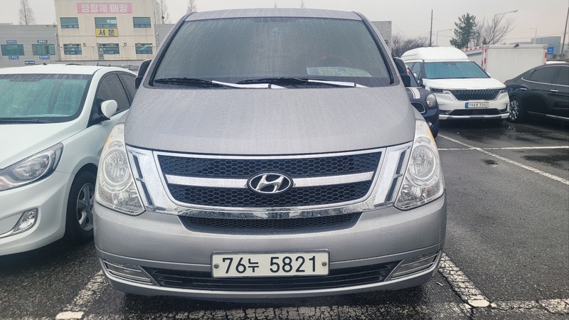 Hyundai Starex