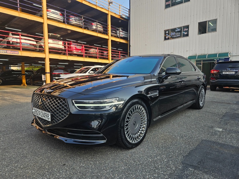 Genesis G90