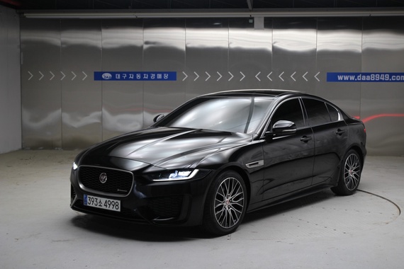 Jaguar XE 2020