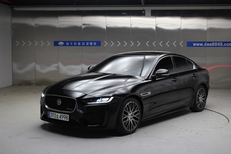 Jaguar XE
