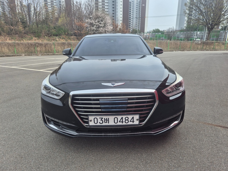 Genesis EQ900