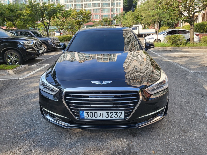 Genesis EQ900