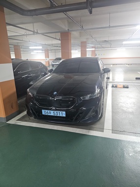 BMW i5 2023