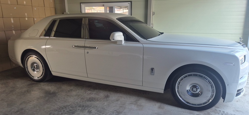 Rolls-Royce Phantom 2025