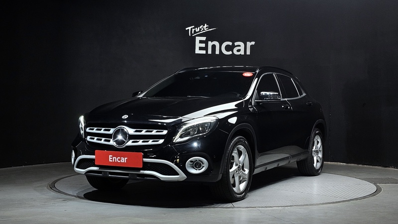 Mercedes-Benz GLA-Class