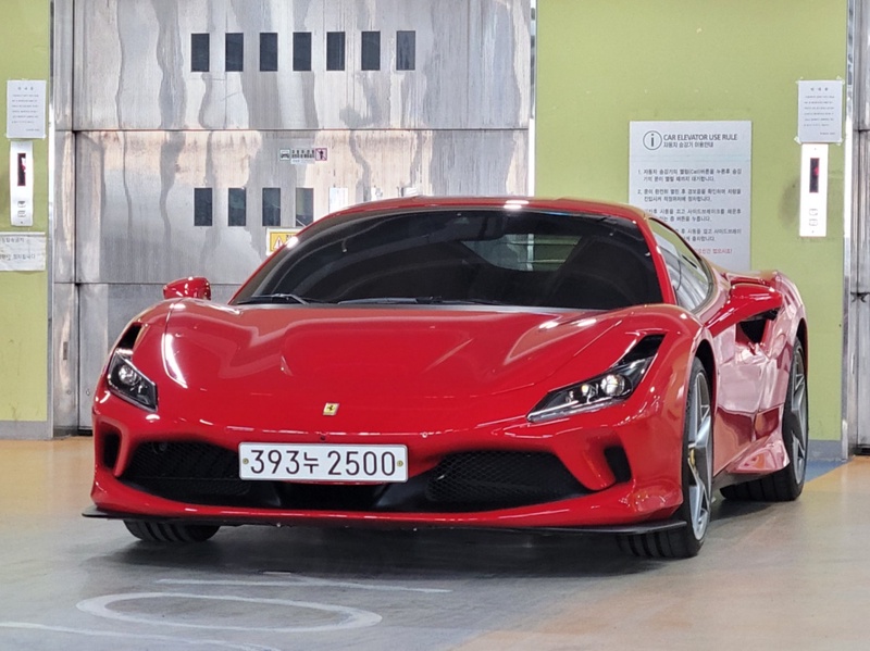 Ferrari F8