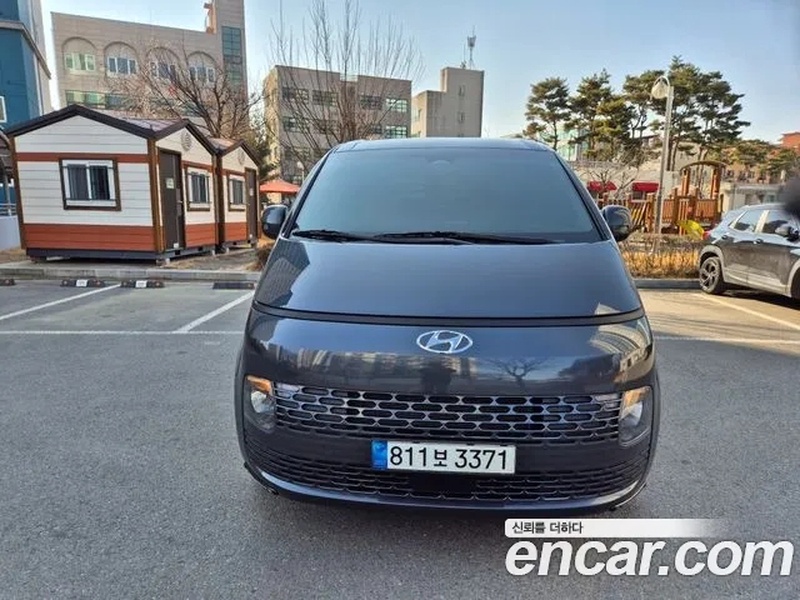 Hyundai Staria