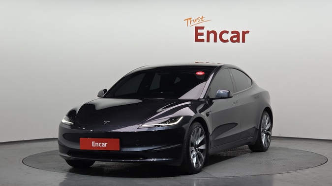 Tesla Model 3 2024