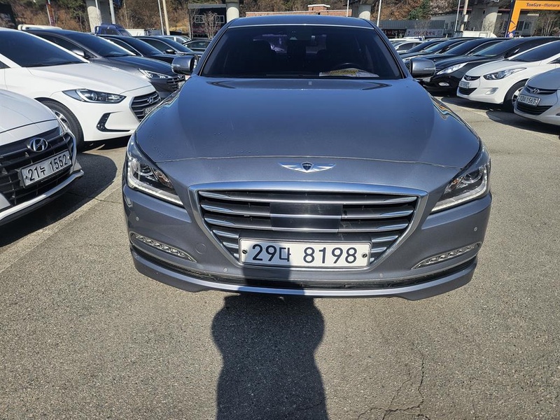 Hyundai Genesis