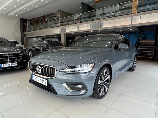 Volvo S60 2023