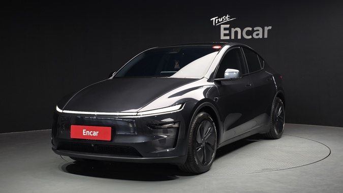 Tesla Model Y 2025