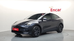 Tesla Model Y 2025