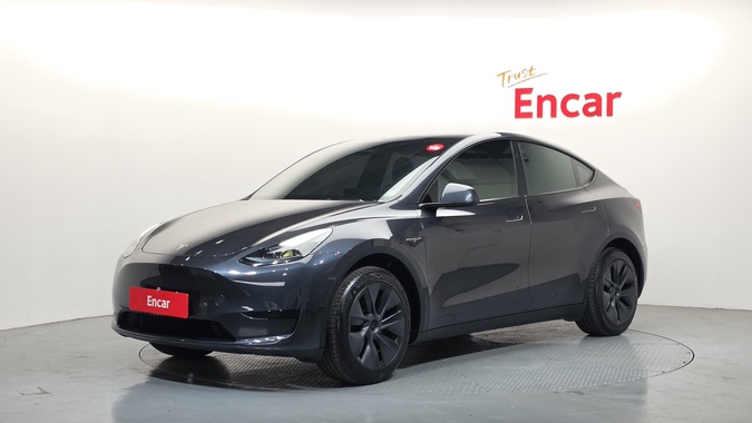 Tesla Model Y 2025